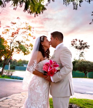 Top 10 wedding fresh flower decoration idea.